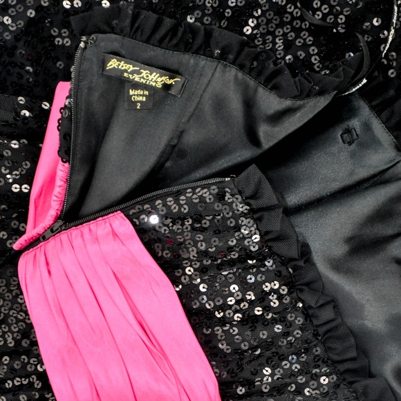 BETSEY JOHNSON Black Sequin Strapless Formal Dress - Picture 6 of 7